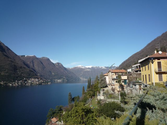 Le weekend dernier on était en Italie au lac de Côme, à environ 45 km au nord de Milan.  On a pris un vol Lufthansa Italia de CDG à MXP le vendredi soir pour...