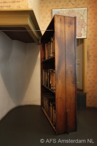 Boekenkast2, Anne Frank Stichting 2010, fotograaf Cris Toala Olivares
