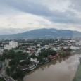 Un peu de Las Vegas à Chiang Mai J’ai déja admis que j’avais un peu honte de rester au Holiday Inn Chiang Mai. C’est un peu éloigné du centre-ville et pas du tout charmant. Mais c’était presque gratuit...